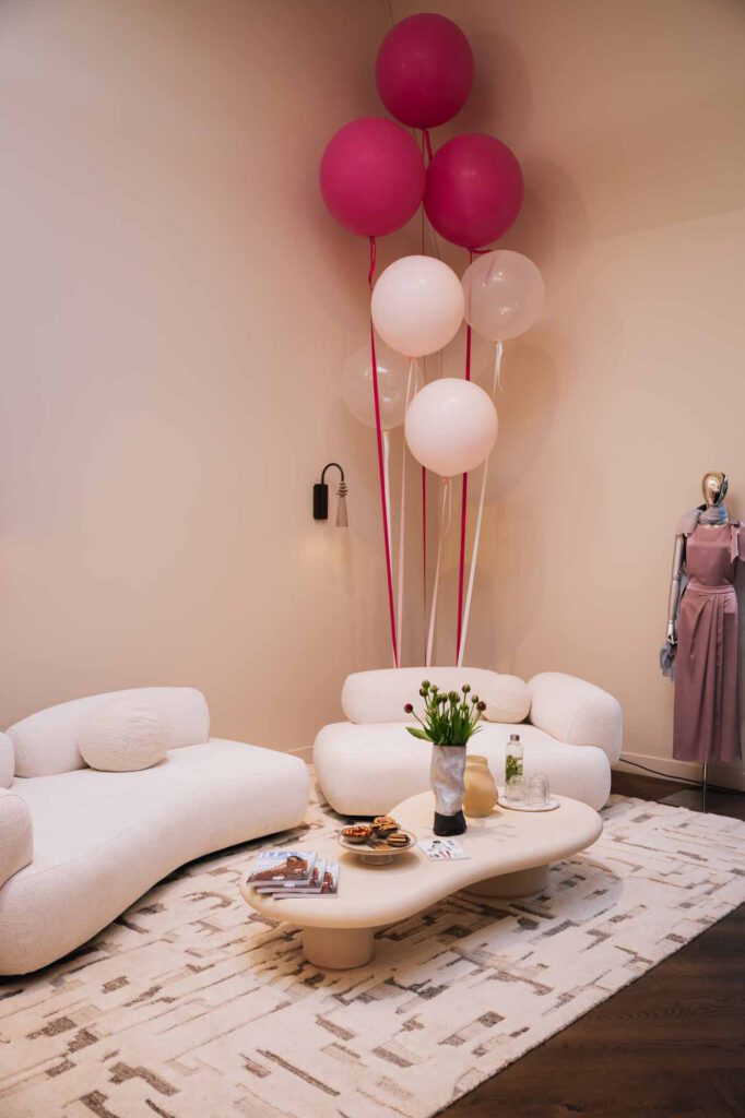 So Case Riani Store Laren